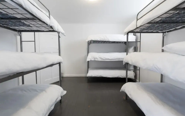 DS Backpackers Hostel