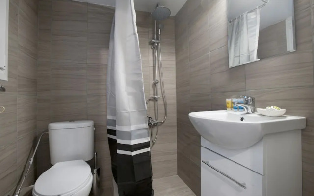 Kolonos - A Renovated Apartment