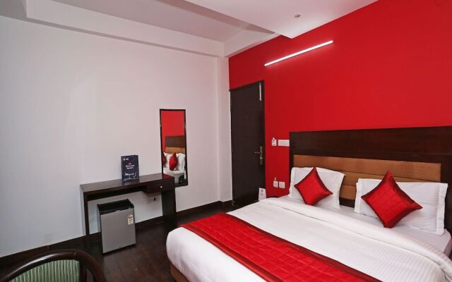 OYO 11656 Singh Suites