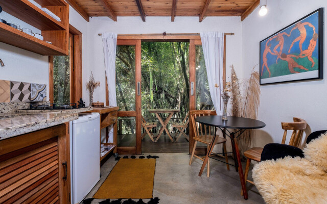 Casa encantadora p/ casais meio a natureza SQS033