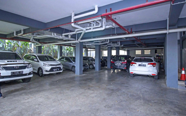 RedDoorz Plus @ Cibogo Bawah