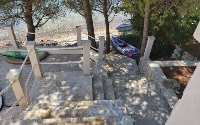 Beachfront Villa Brulupes