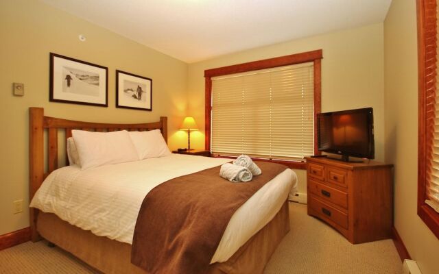 Timberline Lodges by Fernie Lodging Company