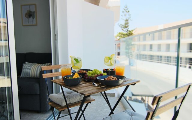 Phaedrus Living: Seaside Luxury Flat Athina 113