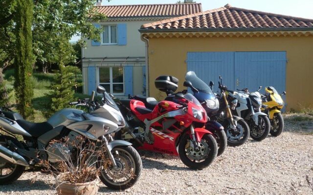 Les Chênes de lEscoutay