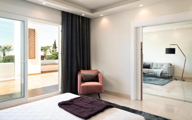 Stunning Modern Apt Frontline beach - RDR206