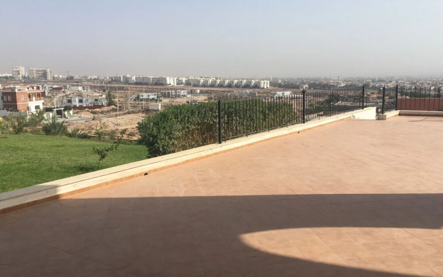 Spacious Comfortable Villa Ref T72024