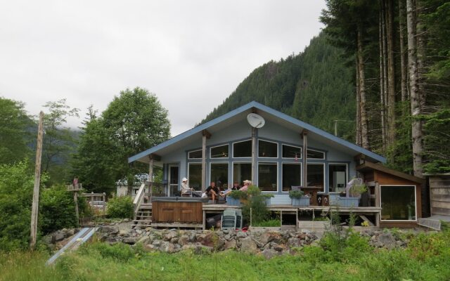 Reel Obsession Fishing Lodge Vancouver Island- All Inclusive