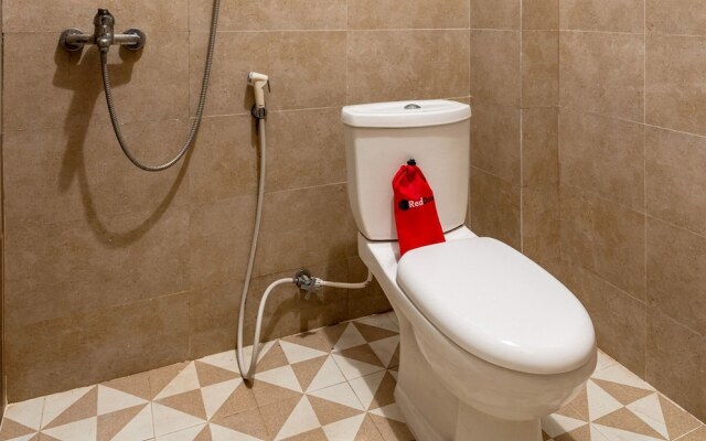 Arum Guest House by RedDoorz