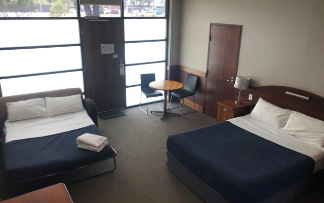 Highlander Hotel