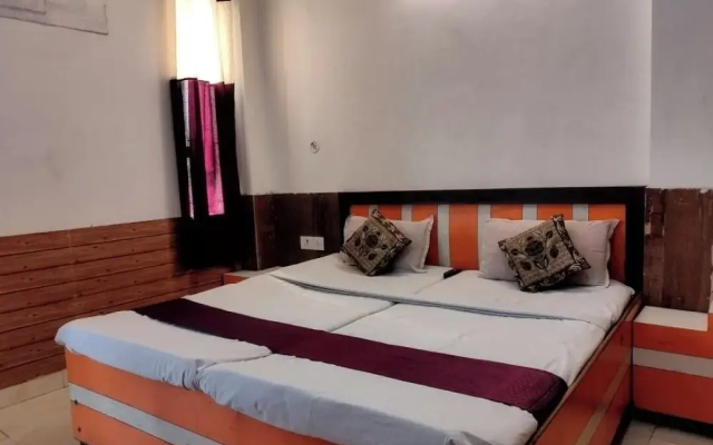 Shraddha Hotel