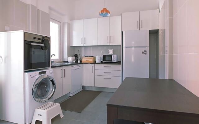 CC Bay House & Hostel