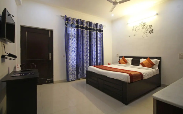 OYO 7526 near Artemis Hospital