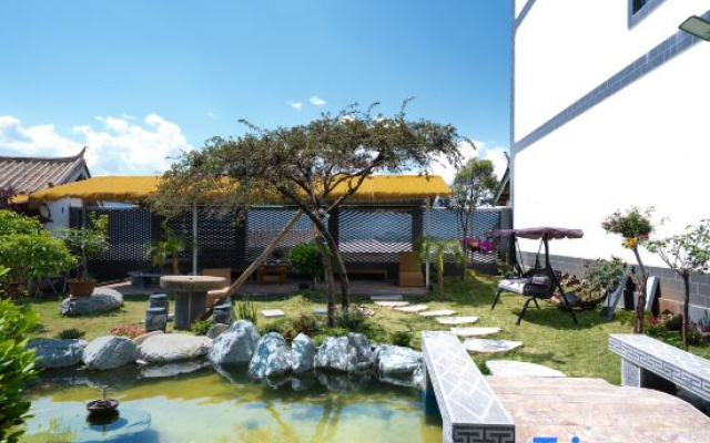 Hidden Village Inn (Sanyi International Airport Branch)