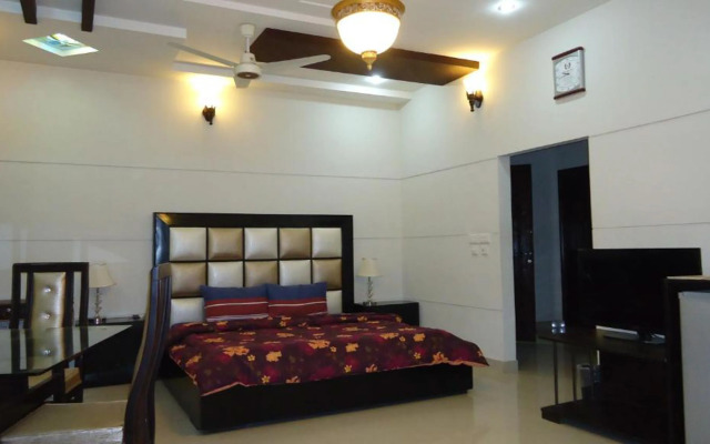 Midway Hotel & Restaurant