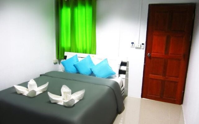 Lipe Corner Guesthouse