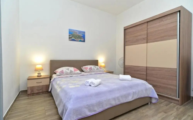 Charming Coastal Gateway