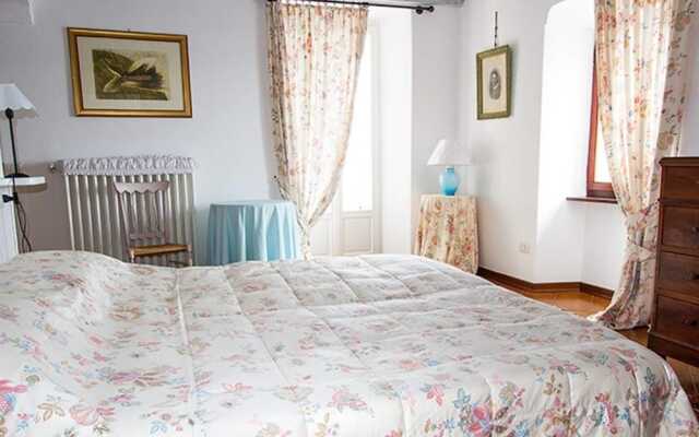 Stylish Lake Maggiore Apartment With Lake Views, Wifi