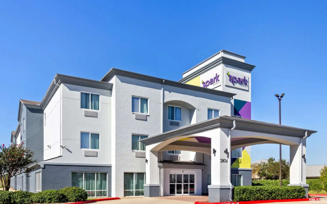Spark by Hilton Pearland (H)