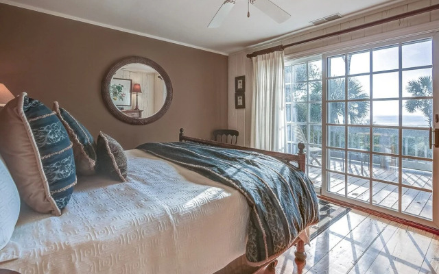 5 South Beach Lagoon