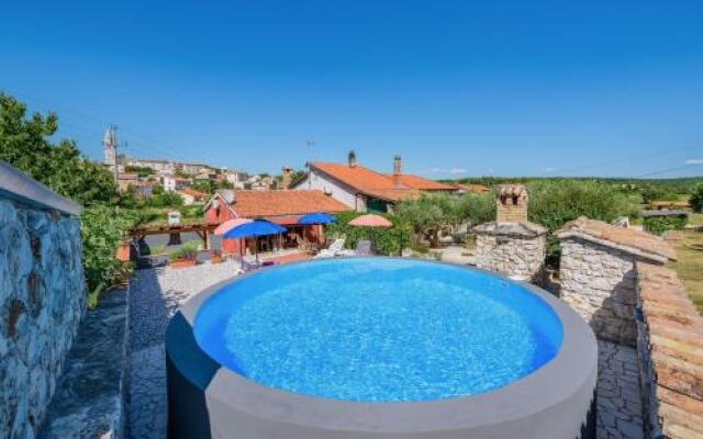 Apartment with pool Visnjan