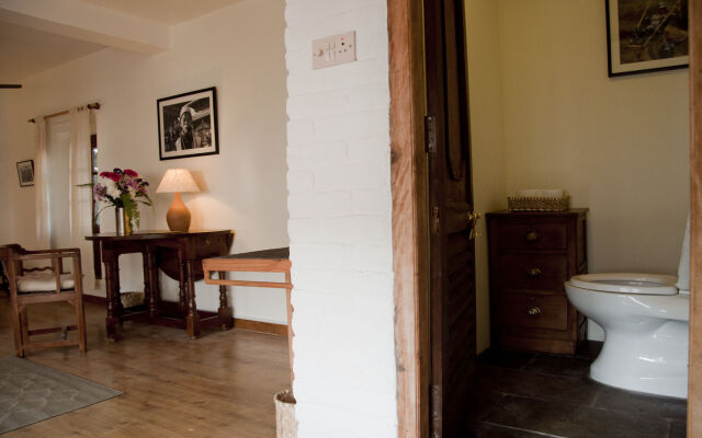 3 Rooms by Pauline