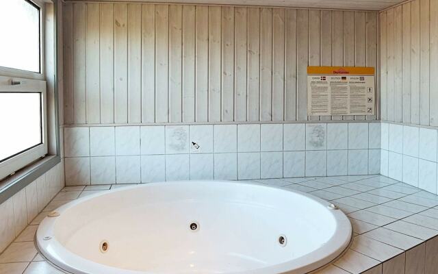 Luxurious Holiday Home in Ringkøbing With Indoor Whirlpool