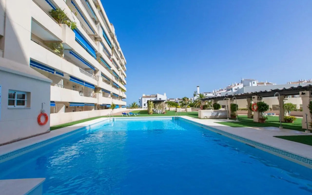 Trendy Apt. Puerto Banús (Free Parking & Pool) - RDR208