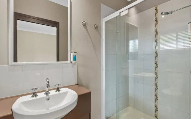 Discovery Holiday Parks - Emerald