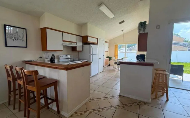 Upstay Stylish 3BR Family-friendly Retreat w Patio