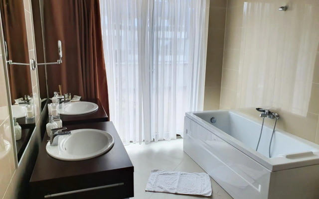 Silver Fox Residence