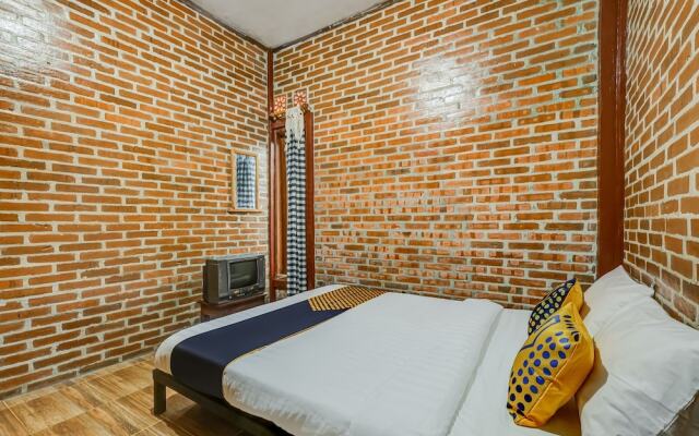 OYO Homes 90996 Desa Wisata Pulesari Syariah