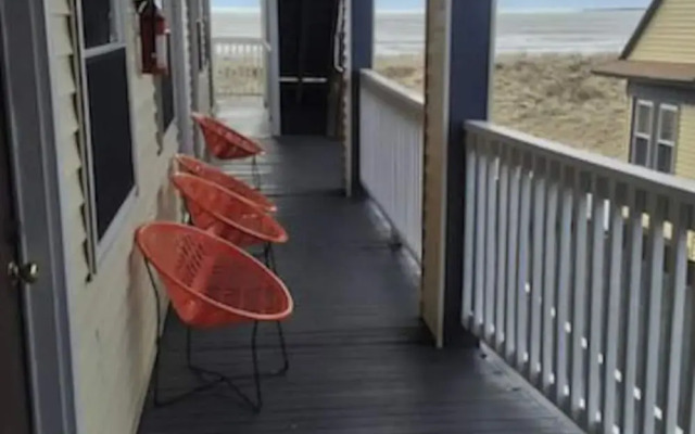 Waves Oceanfront Resort