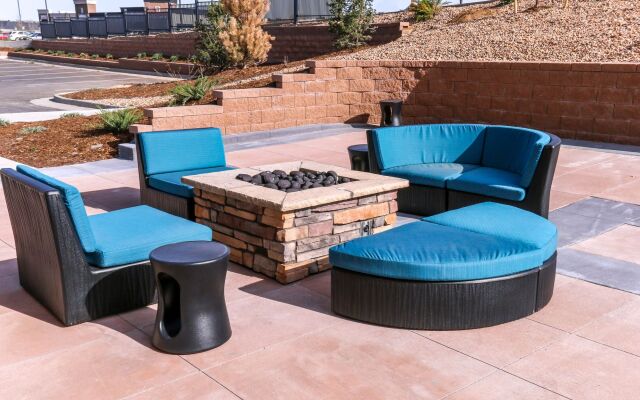 Holiday Inn & Suites Denver Tech Center-Centennial by IHG