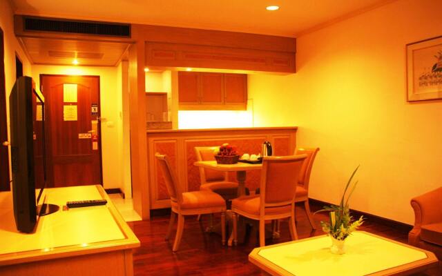 Grand Tower Inn Rama VI Hotel