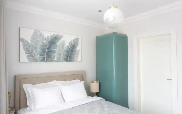 Toompea Castle 2 BR Old Town Apartment