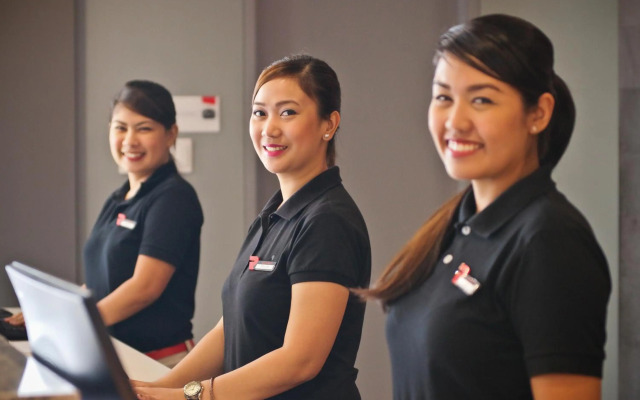 Red Planet Makati Amorsolo