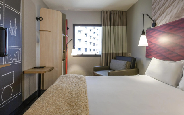 Ibis Santos Gonzaga Praia