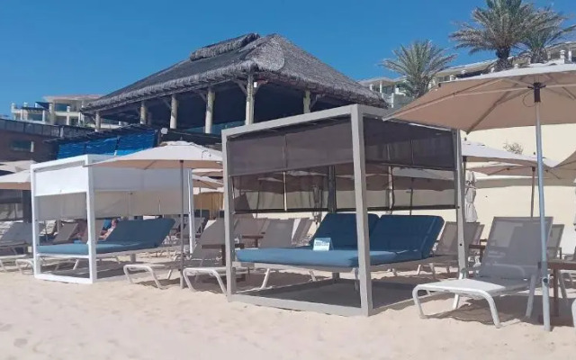 One Bedroom Ocean Front Suite on Medano Beach