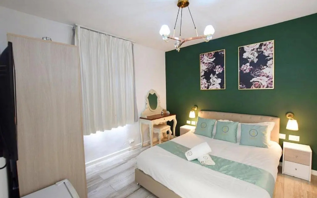 Luxurious Penthouse in Tel Aviv with Pool