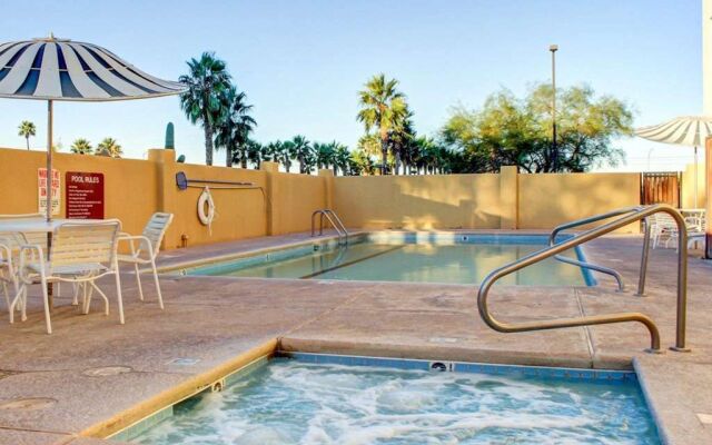 Comfort Suites Tucson Airport