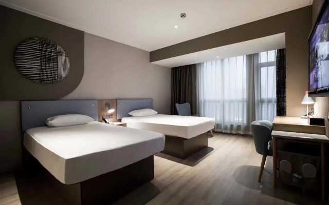 Home Inn(Suzhou Wujiang Shengze Fortune Center Store)