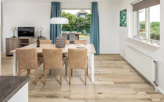 Thatched, Restyled Villa Located in Julianadorp near Sea