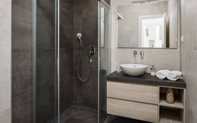 Luxury Villa Juliet with Heated Pool