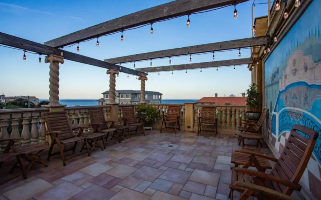 Ocean Lodge