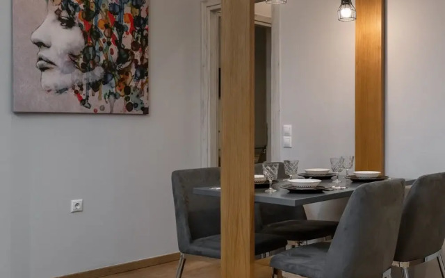 101m² Renovated Apartment in Koukaki