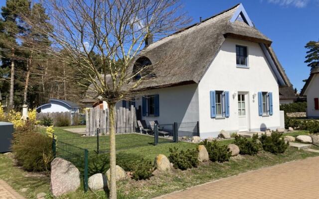 Thatched Roof Holiday Home Dunenblick