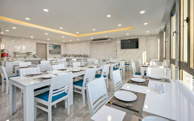 Calix Hotel Da Nang Beach