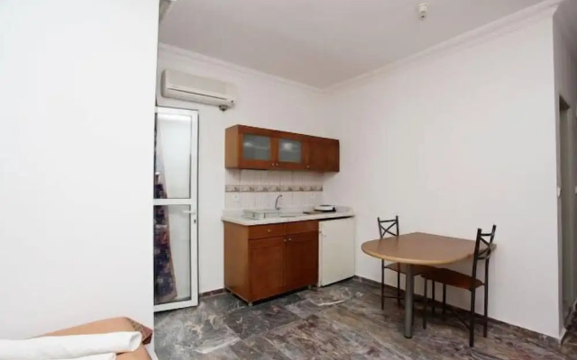 Blue Lagoon Apart Hotel