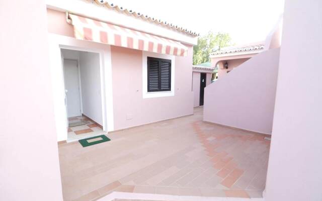 Villa With 5 Bedrooms in Estômbar, With Wonderful City View, Private Pool, Enclosed Garden - 6 km From the Beach